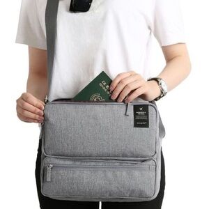 Monopoly Travel Messenger Bag Gray